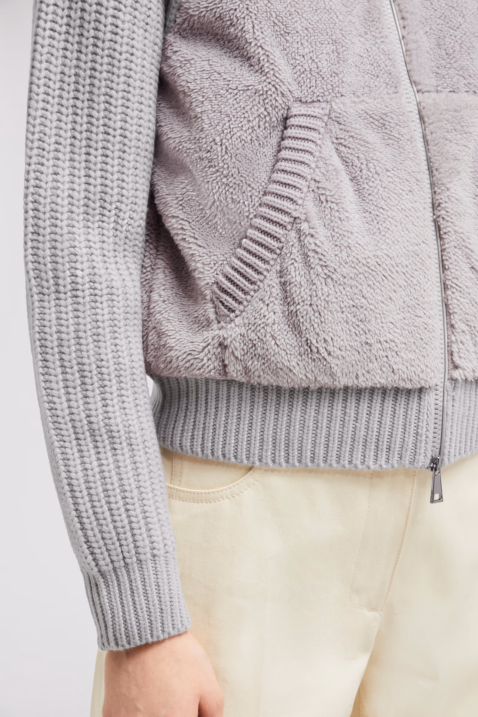 Cárdigan con capucha y cremallera acolchado de lana y efecto peluche Mujer Gris Moncler 6